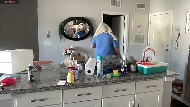 maddiliz online show from December 3, 7:38 pm