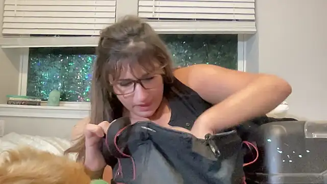 maddiliz online show from October 30, 3:09 am