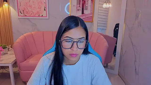 lia x a online show from June 11, 12:57 pm