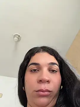 Siri Luxx online show from July 1, 9:03 pm