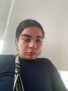 Siri Luxx online show from June 17, 7:59 pm