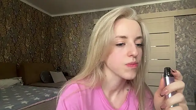 KrissySharp online show from June 18, 9:14 am