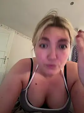 LauraStarr online show from July 13, 4:30 pm