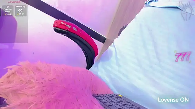 Samanthaa Hot   online show from July 7, 7:16 pm