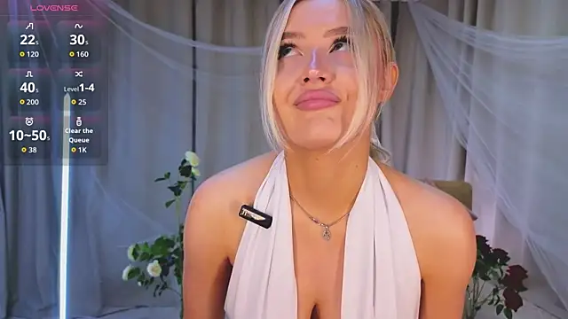 OlliviaBr0wn online show from July 3, 9:37 am