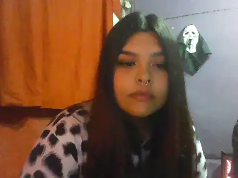 martiilolas online show from June 19, 3:22 am