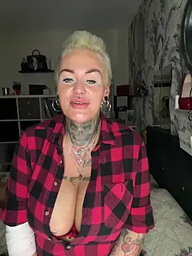 InkedMissLaBaehm online show from July 16, 10:47 pm
