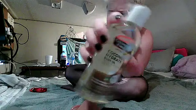 lillyannn321 online show from June 14, 5:46 pm