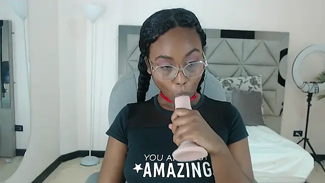 lily mendoza online show from July 9, 7:49 pm
