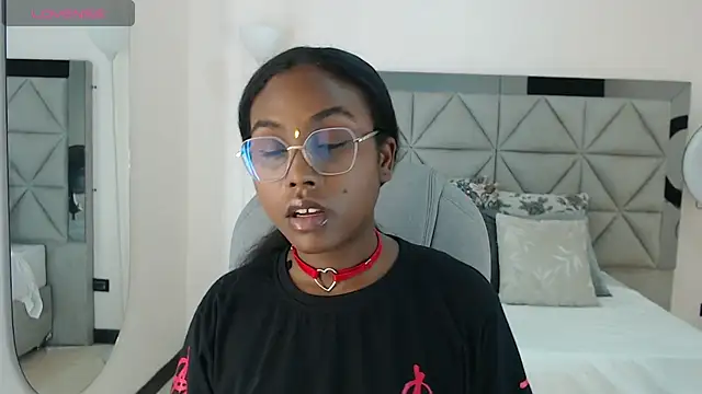 lily mendoza online show from July 27, 7:44 pm