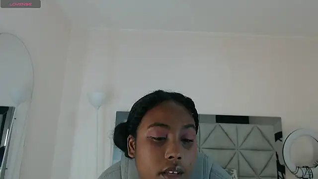 lily mendoza online show from June 27, 7:31 pm