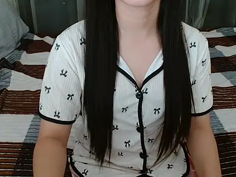 xsavanah01 online show from July 12, 7:42 am
