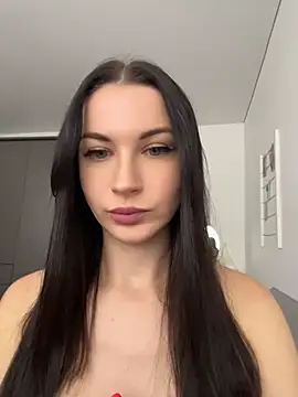 PrivateVictoria online show from June 18, 1:05 pm