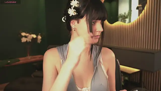 Michelle Rain online show from July 15, 1:49 pm