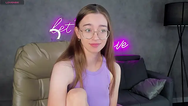 Lucy Green online show from August 4, 12:49 am