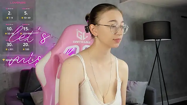 Lucy Green online show from July 7, 12:46 am