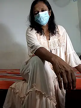 Nikini-xx online show from June 19, 4:39 am