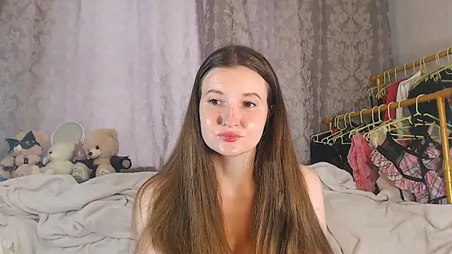 ChloeBrooklyn online show from July 15, 11:59 am