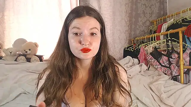 ChloeBrooklyn online show from July 12, 5:41 am