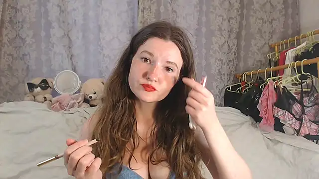 ChloeBrooklyn online show from June 24, 2:05 pm