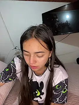 Julia valentina online show from June 19, 3:00 am