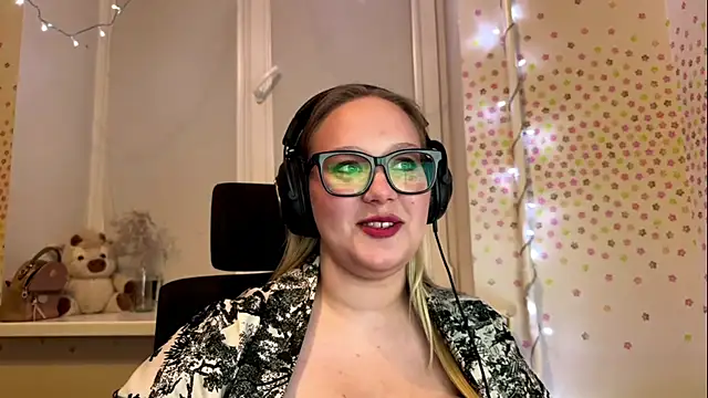 TashaDarm online show from June 20, 7:28 pm