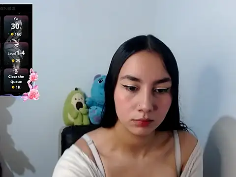  PrettyLau10 online show from July 2, 8:48 pm
