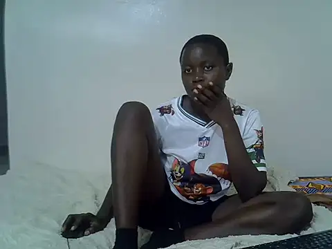 milky gal ebony online show from July 1, 1:10 pm
