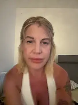 LenaDeluxe online show from June 26, 9:16 pm