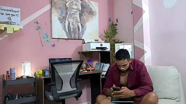 Pineappleflipped online show from July 10, 1:17 am