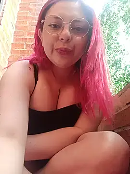 Madelaine-outdoors online show from June 24, 8:41 pm
