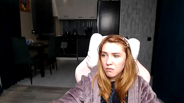 Reginasmilee online show from November 4, 2:38 am