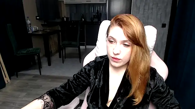 Reginasmilee online show from November 7, 4:40 am