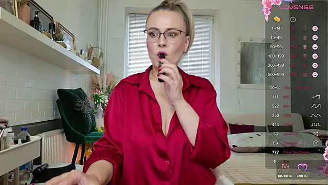 BeautyeyesLovely online show from October 4, 12:33 pm