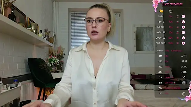 BeautyeyesLovely online show from October 28, 1:50 pm