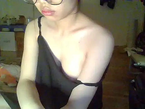 Bonnie-ee online show from June 27, 2:01 pm