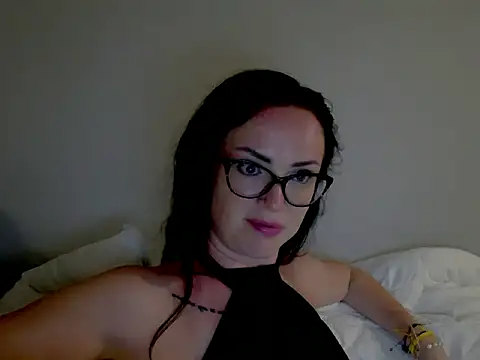 Call me Sugar  online show from July 14, 7:40 pm