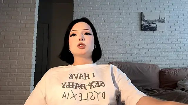 MiaLoon online show from July 2, 1:50 pm