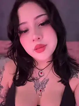 Taelynn- online show from July 13, 11:05 pm