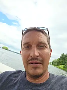 touristeqc online show from July 22, 3:46 pm