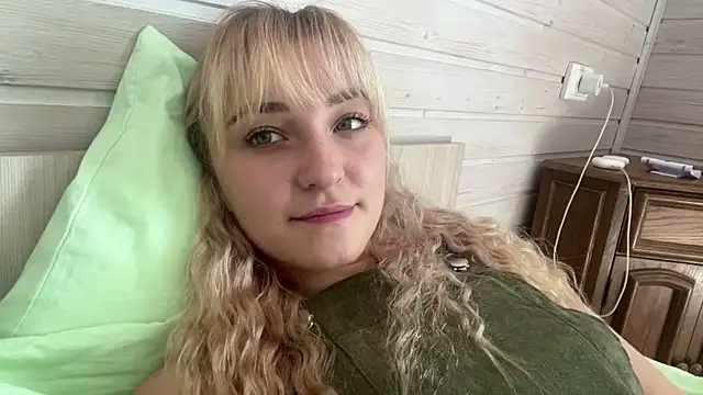 LilEvi online show from July 16, 6:40 am