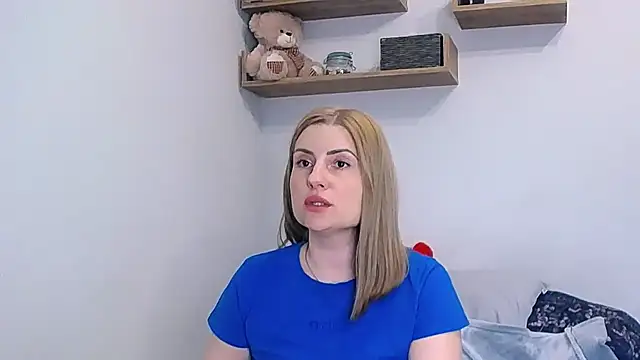 alisenties online show from March 25, 4:10 pm