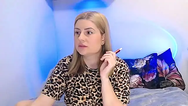 alisenties online show from April 29, 3:04 pm