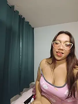 Alexia Curvy pm online show from July 19, 5:53 am