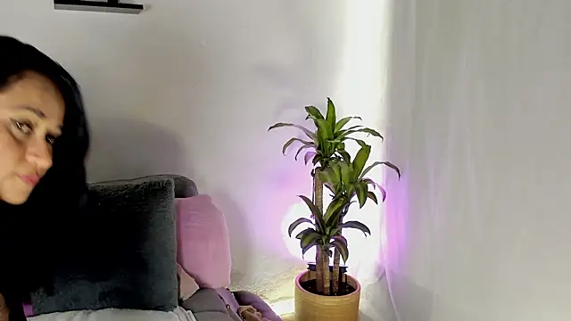 MicahelaHot69 online show from August 3, 3:32 am