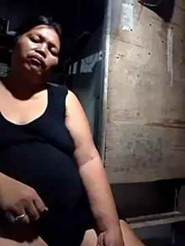 chubbymom47 online show from August 6, 3:19 pm