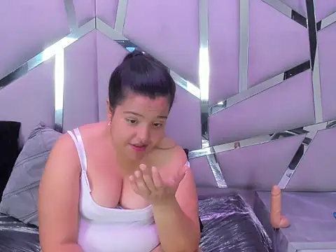 Ivy Aura online show from July 29, 3:56 pm