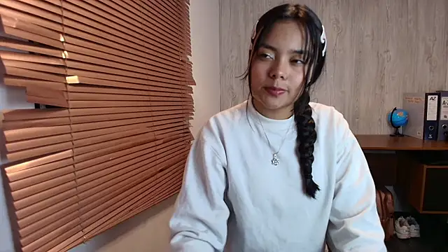 aisha leenns online show from August 6, 3:24 am