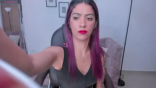 Zoe Roose  online show from August 7, 5:47 am