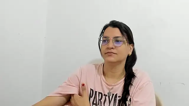 MARILYN GARCIA online show from September 14, 1:42 pm